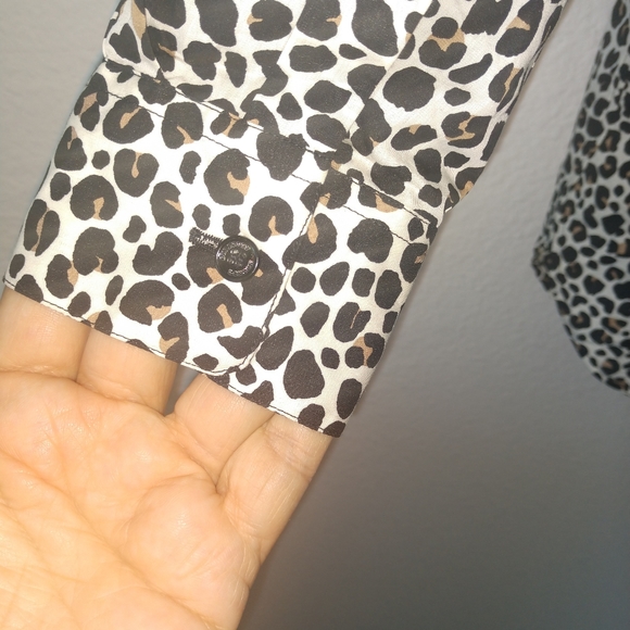 Burberry London Size 8 Animal Print Blouse - Picture 4 of 8
